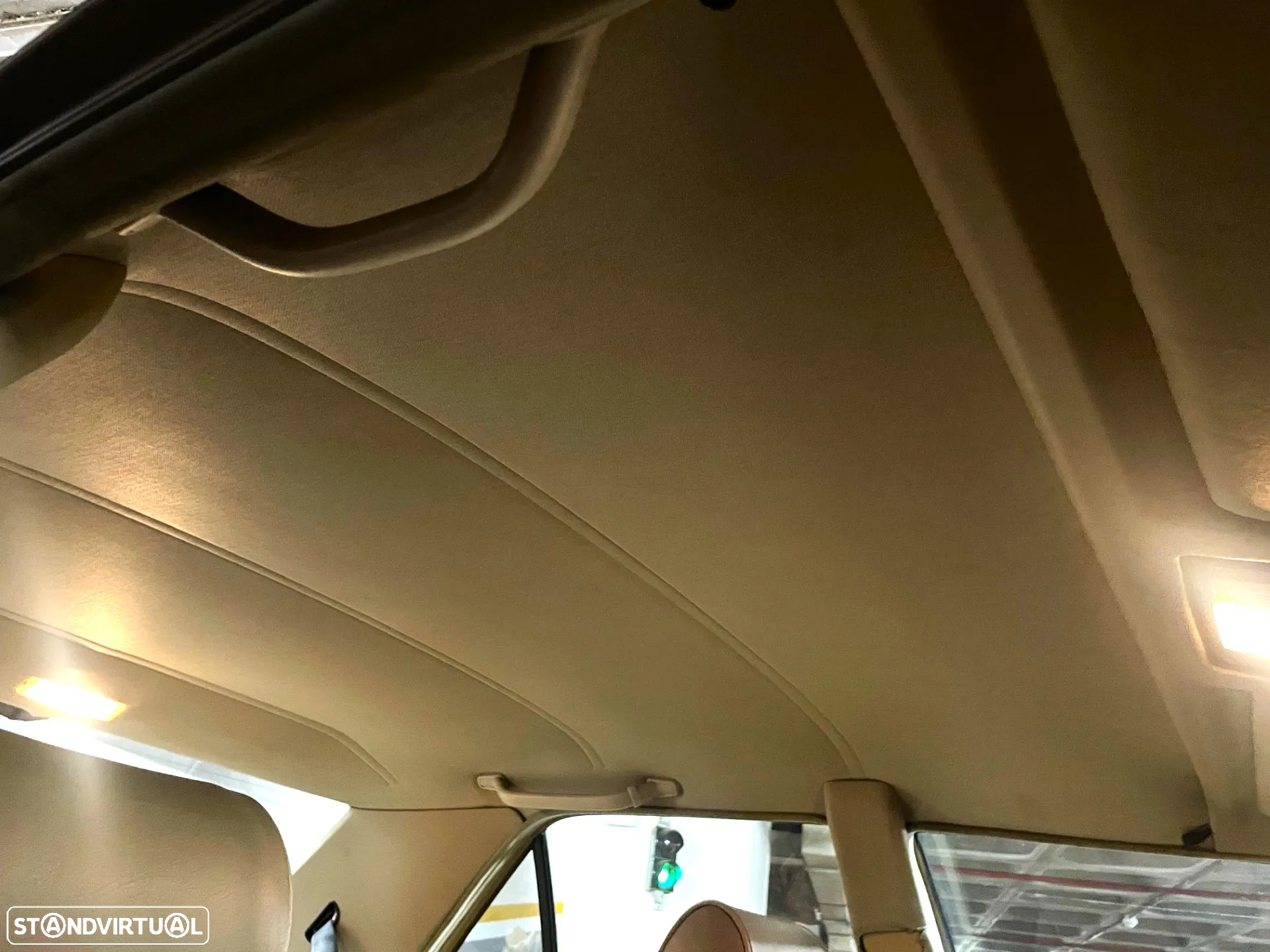 Mercedes-Benz 230 E - 13