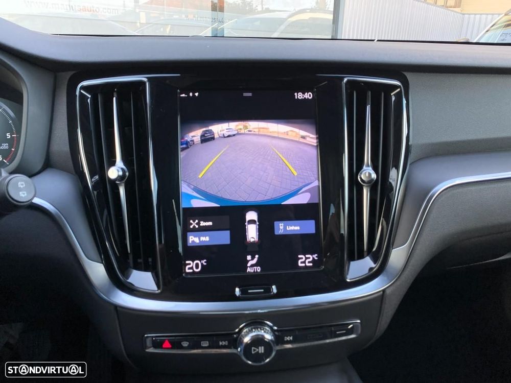 Volvo V60 2.0 D3 Momentum - 17