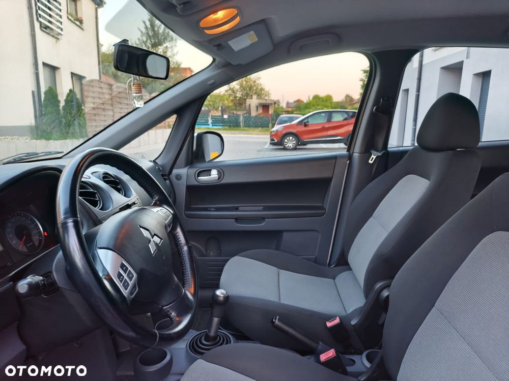 Mitsubishi Colt 1.3 Invite Edition Gold - 6