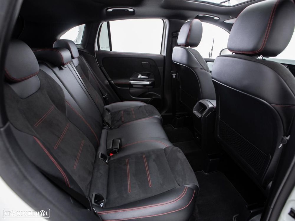 Mercedes-Benz GLA 250 4Matic 8G-DCT - 13