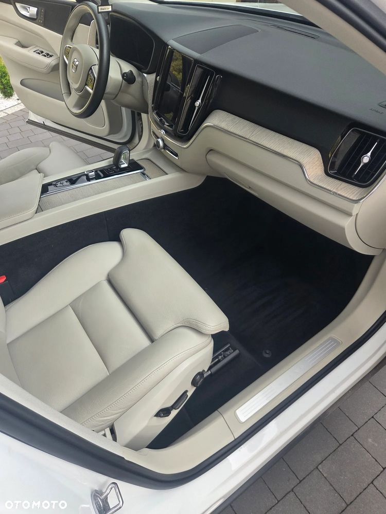 Volvo XC 60 B4 B Plus Bright - 15