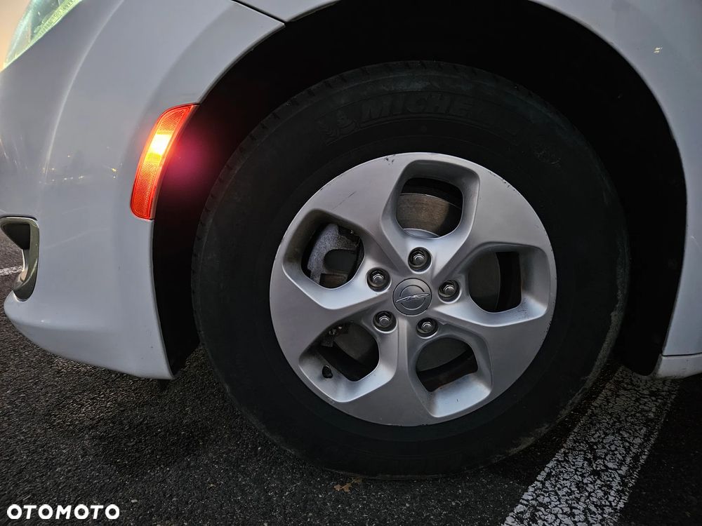 Chrysler Pacifica - 31