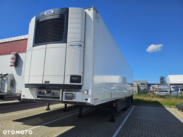 Schmitz Cargobull Carrier Vector 1550 Lift