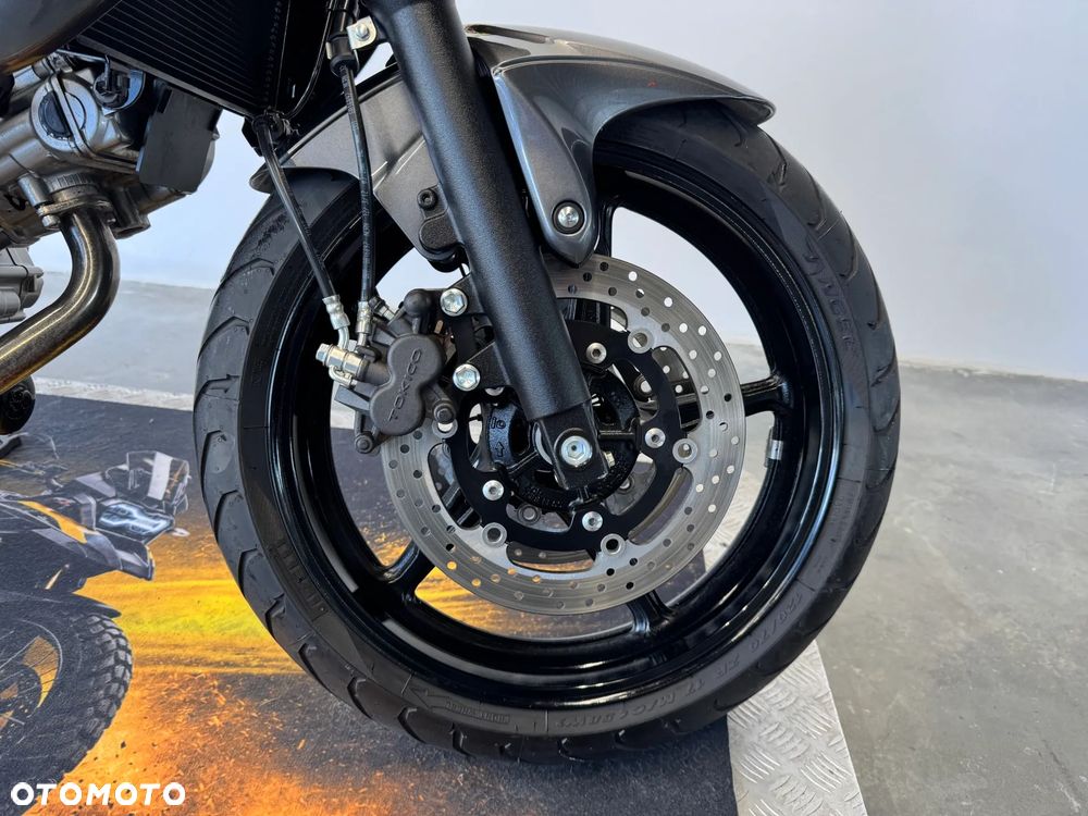 Suzuki Gladius - 8