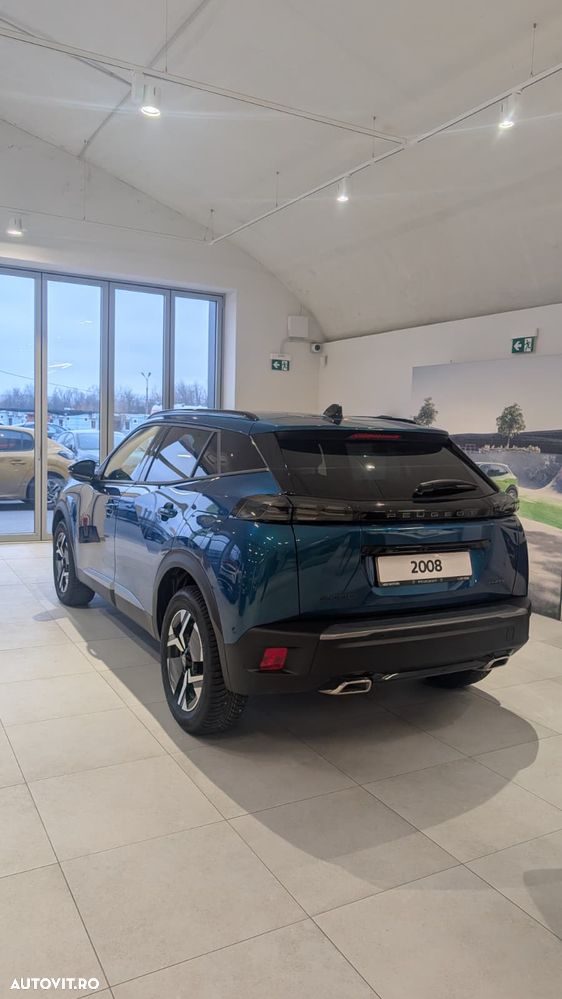 Peugeot 2008 1.2L e-DCS6 MHEV Allure - 6