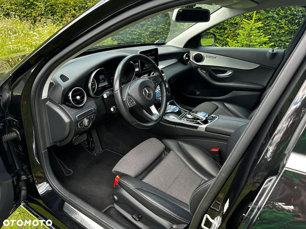 Mercedes-Benz Klasa C 220 d 4-Matic 7G-TRONIC - 13