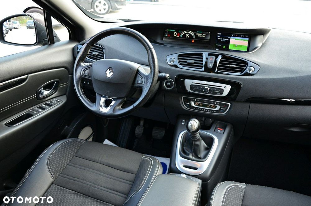 Renault Grand Scenic - 34