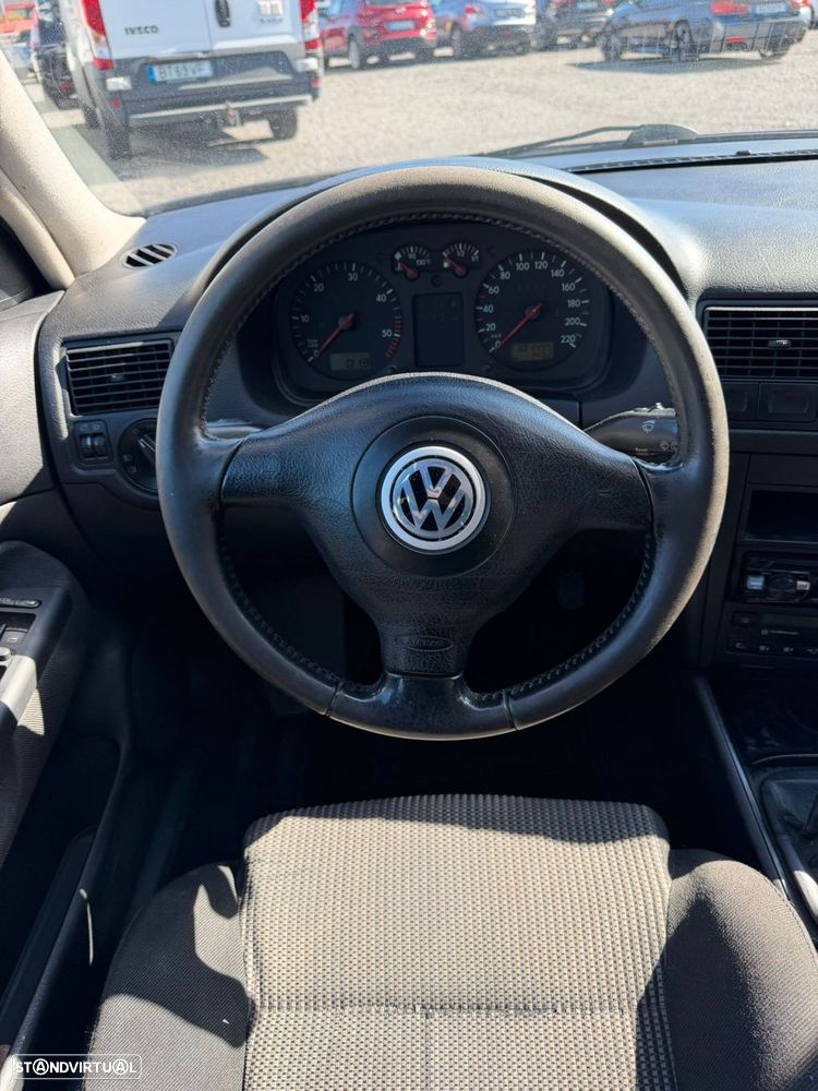 VW Golf 1.9 TDi Highline - 23