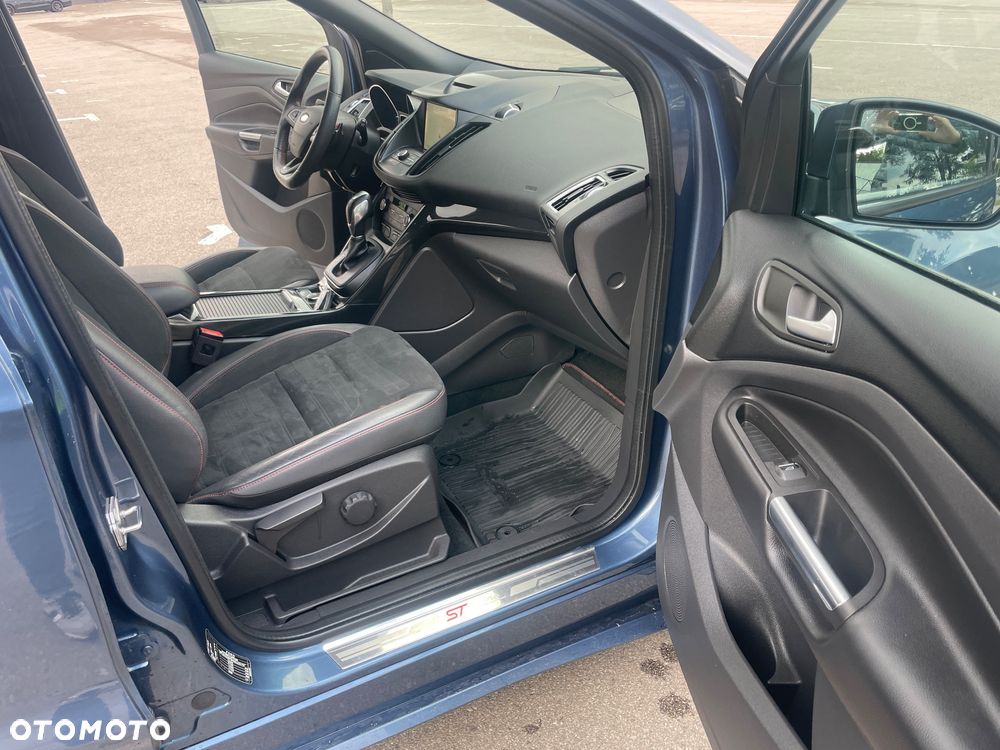 Ford Kuga 2.0 TDCi 2x4 ST-Line - 21