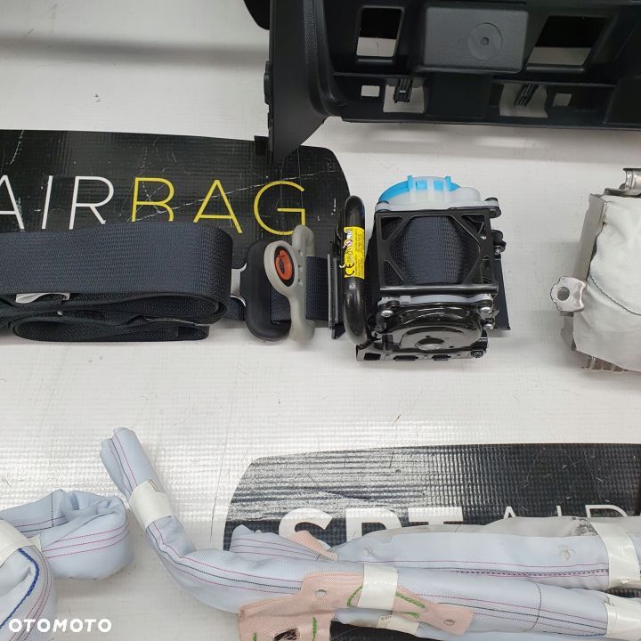 TOYOTA AYGO DESKA ROZDZIELCZA KONSOLA KOKPIT PULPIT PODUSZKI AIRBAG AIR BAG PASY KIT SET - 7