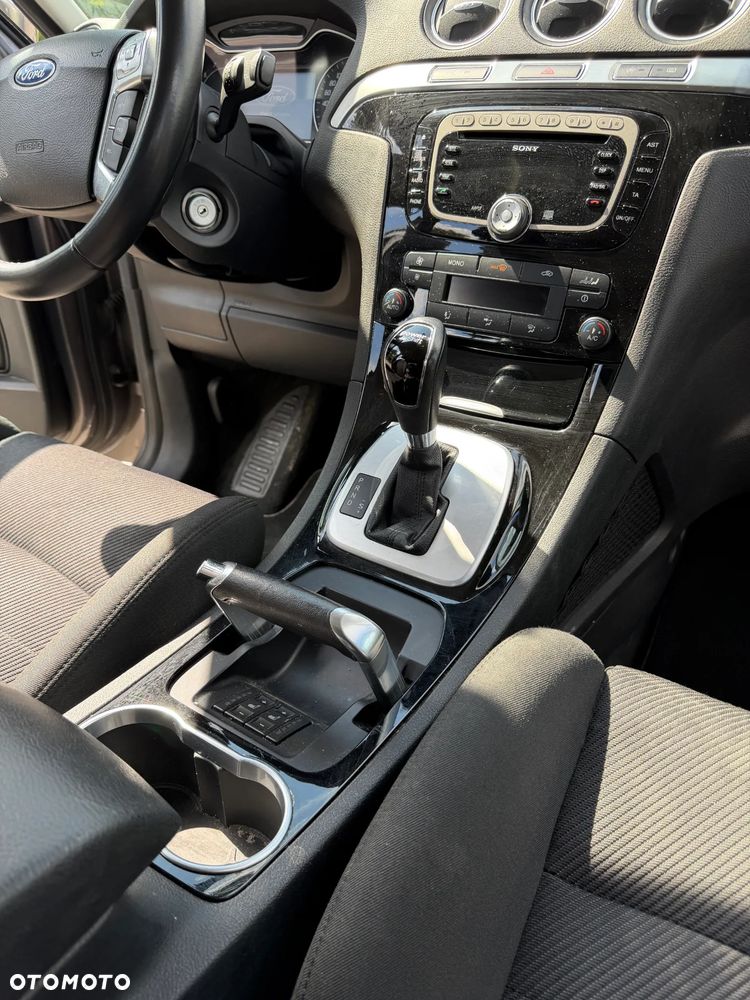 Ford Galaxy - 17