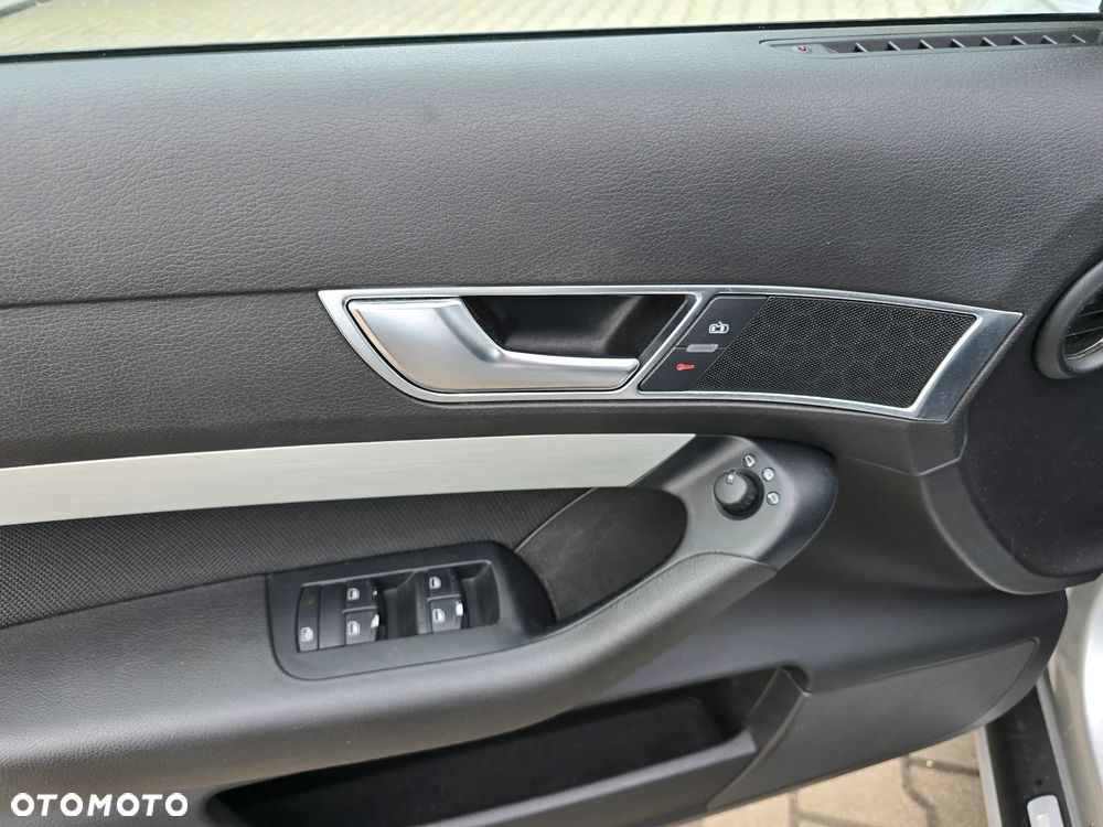 Audi A6 Avant 2.4 - 19