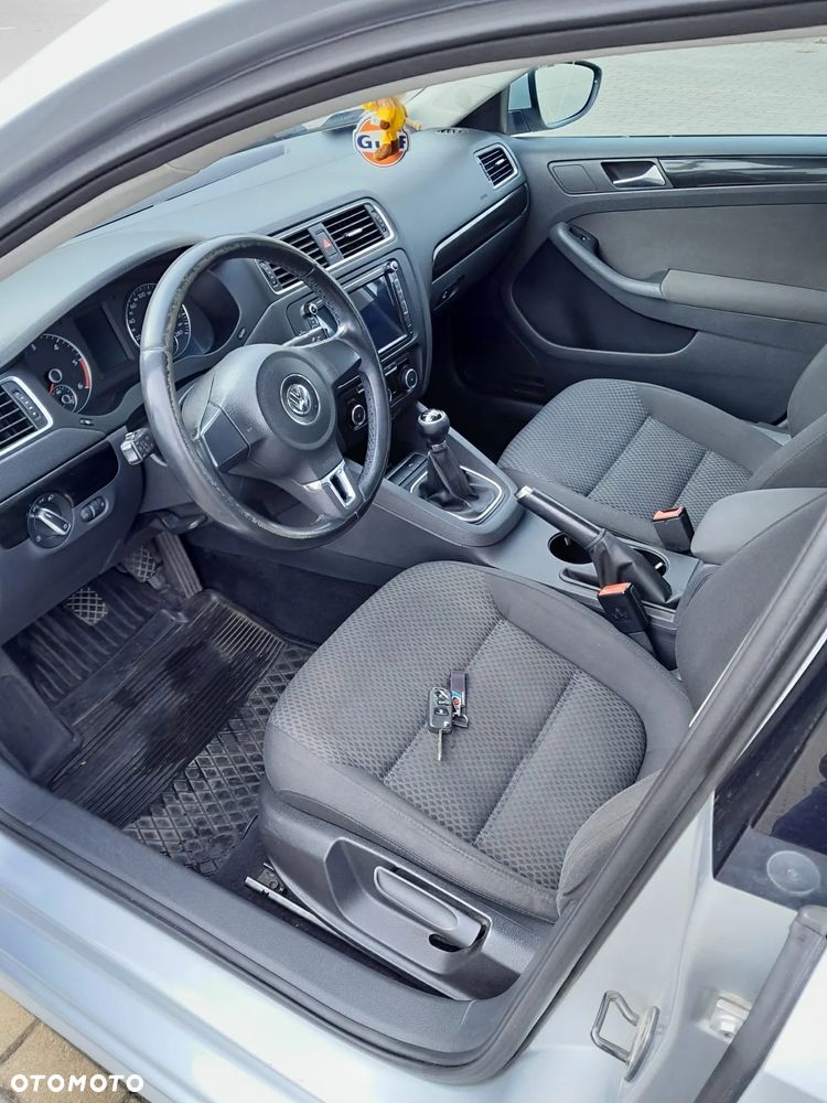 Volkswagen Jetta 1.6 TDI Comfortline - 7