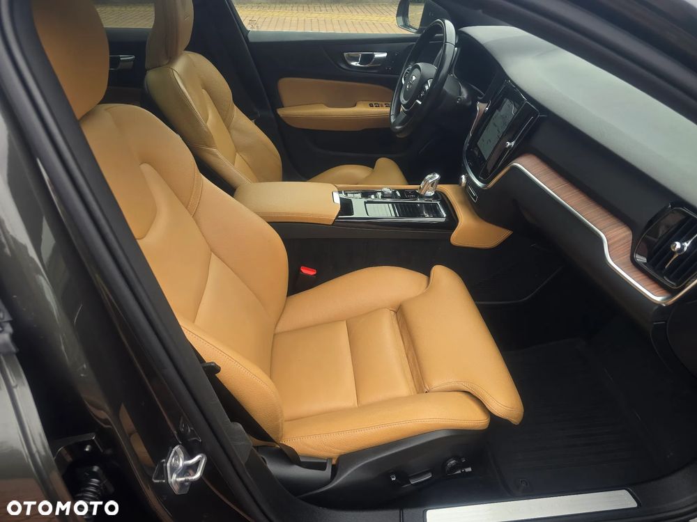 Volvo V60 T8 AWD Plug-In Hybrid Inscription - 20