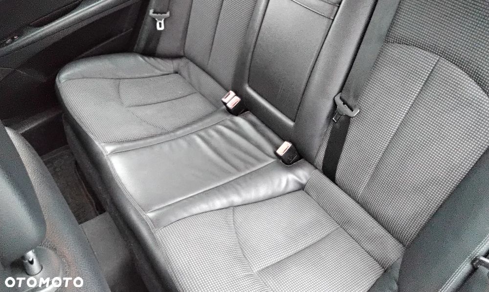 Mercedes-Benz Klasa E - 9