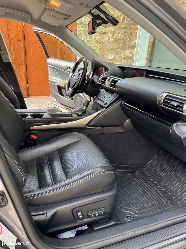 Lexus IS 300H Executive+ - 7