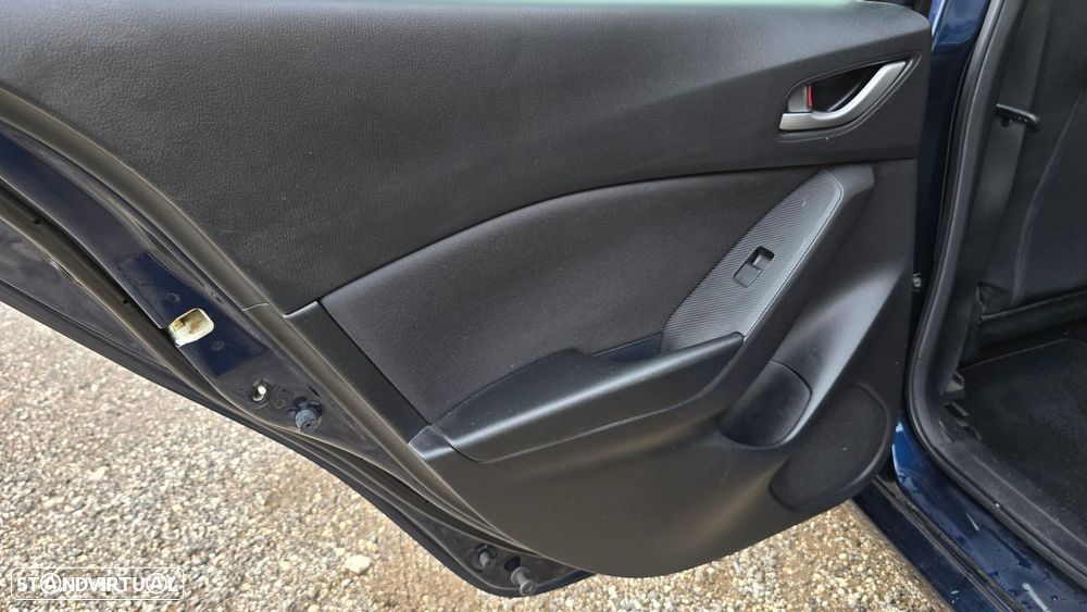 Mazda 3 Hatchback - 35