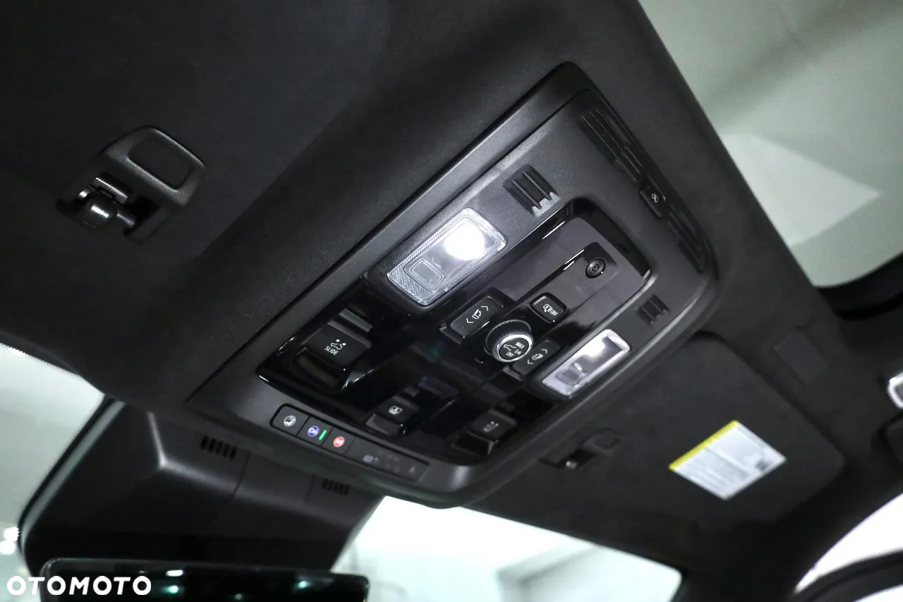 Cadillac Escalade - 10