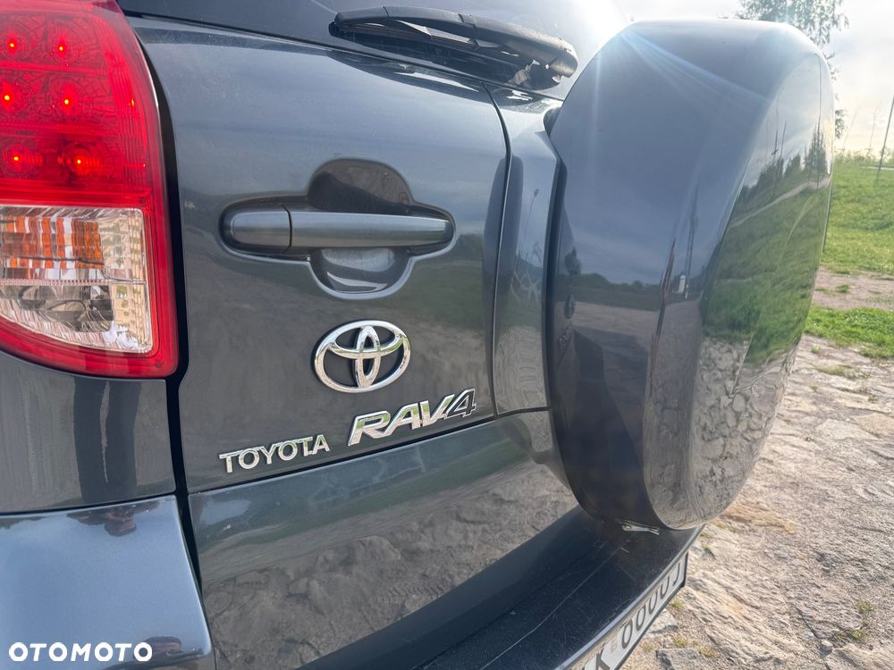 Toyota RAV4 - 9