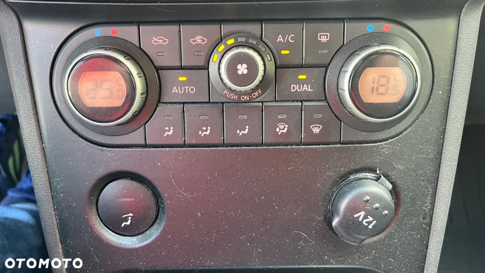 Nissan Qashqai 2.0 dCi Visia - 10