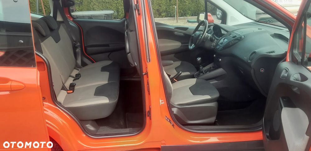 Ford Tourneo Courier - 22