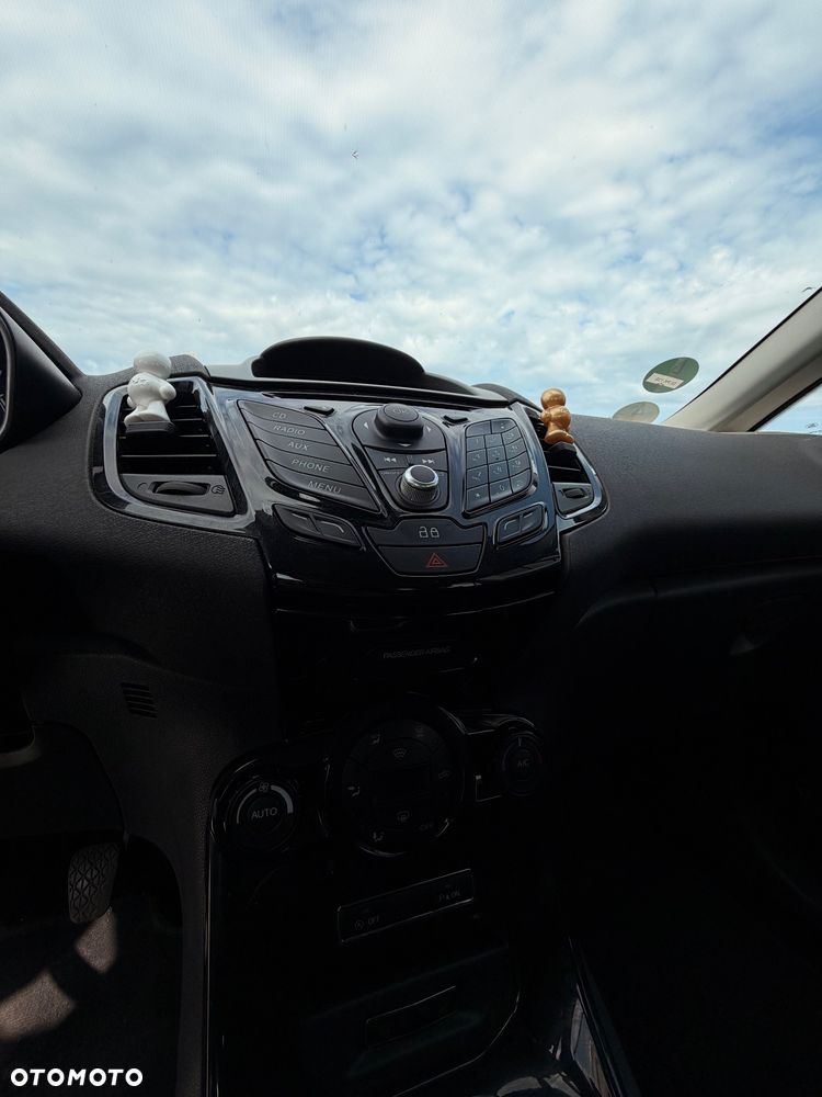 Ford Fiesta - 15