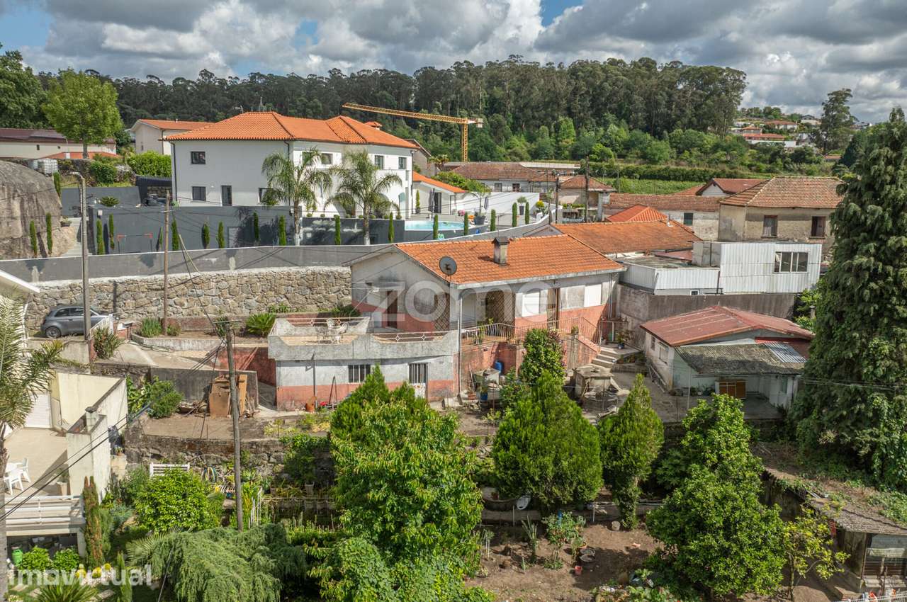Moradia térrea com terreno em Landim - Grande imagem: 2/26