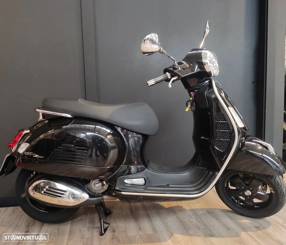 Vespa GTS Super 300 - 2