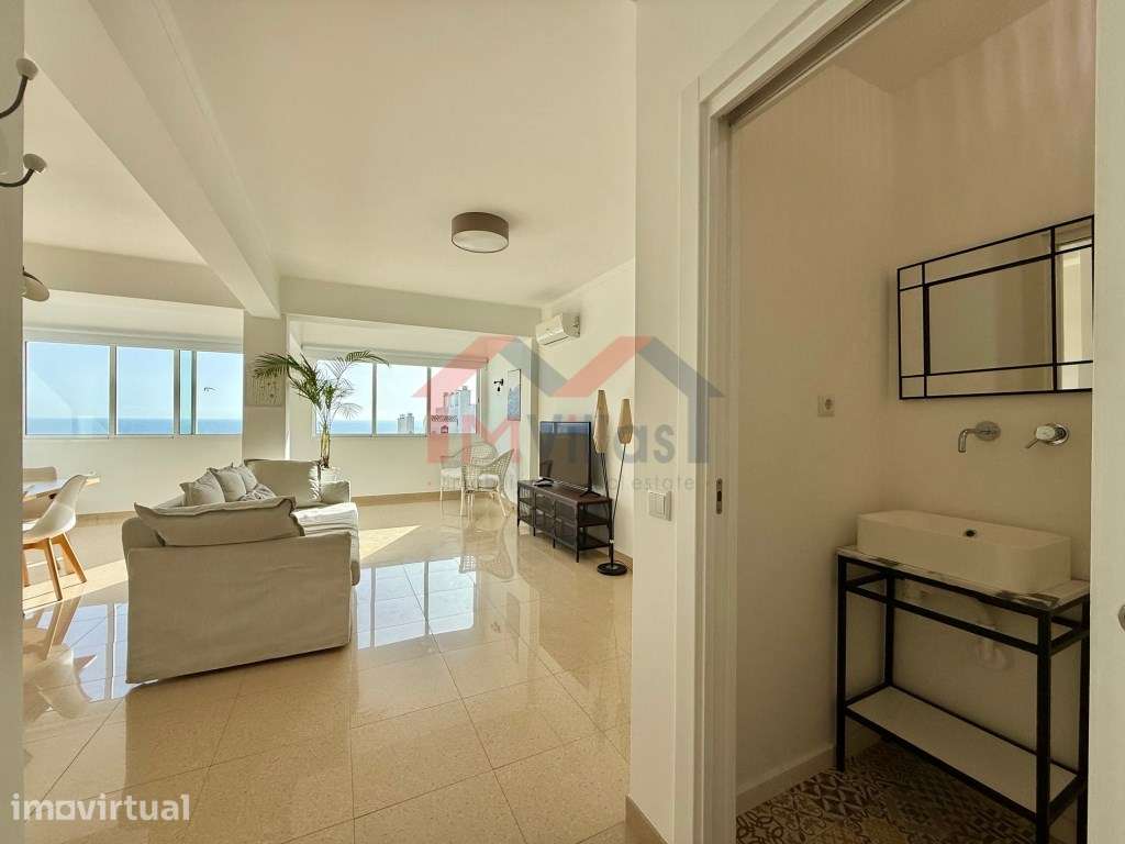 Apartamento T1 renovado com vista mar a 100 metros da praia - Quart... - Grande imagem: 3/25