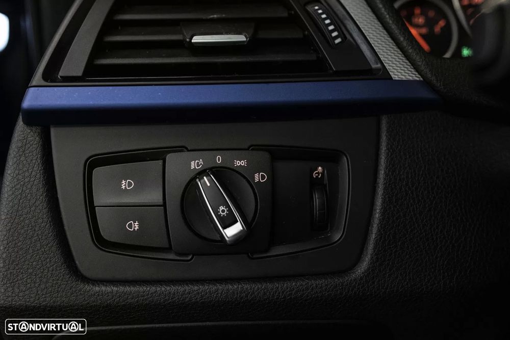 BMW 318 d Touring Aut. M Sport - 14