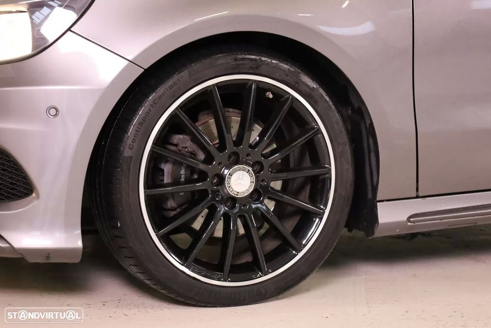 Mercedes-Benz A 200 d AMG Line - 14