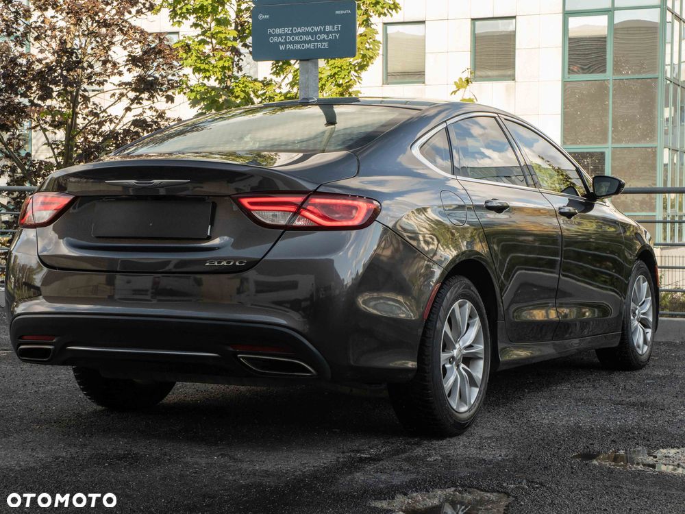 Chrysler 200 - 8