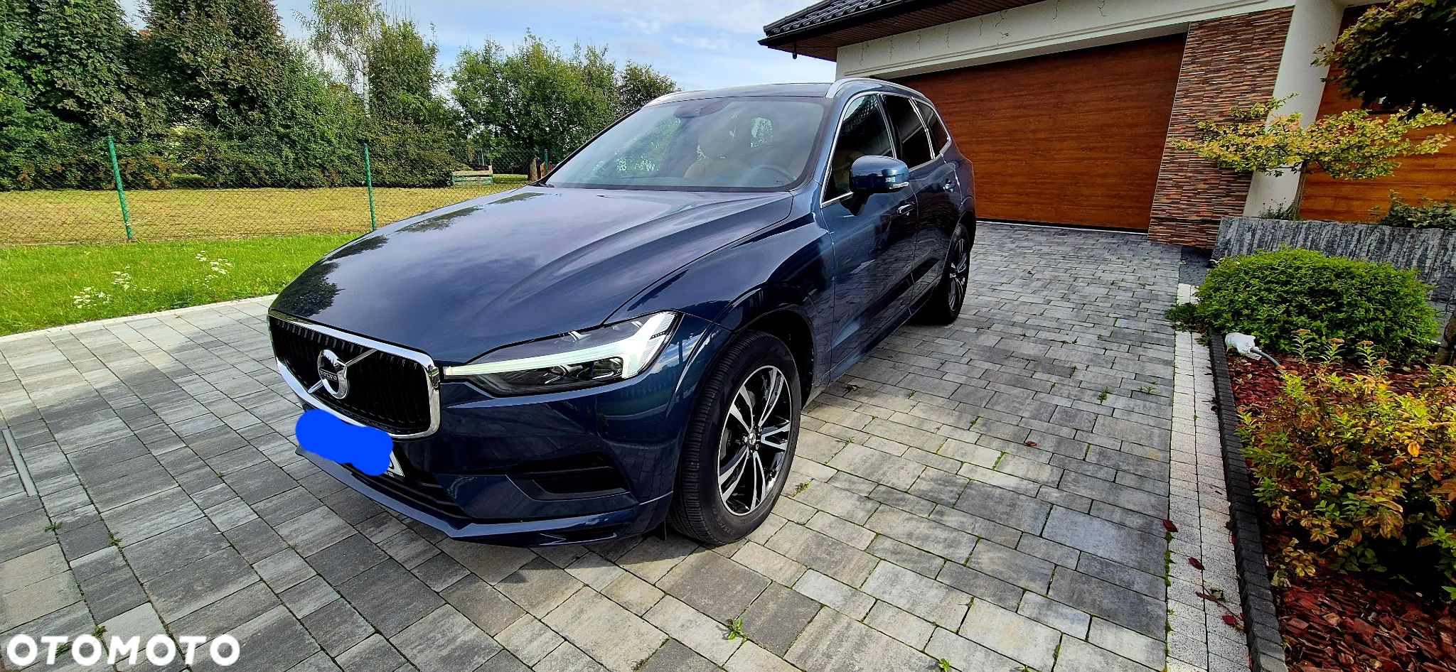 Volvo XC 60 T5 Momentum Pro - 1
