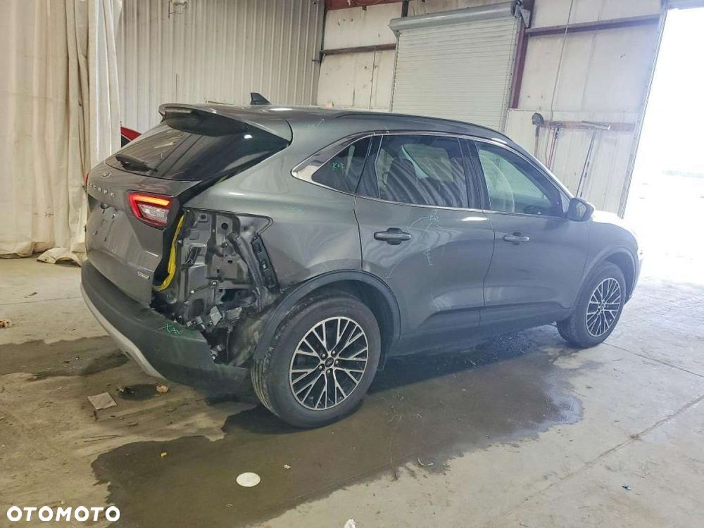 Ford Escape - 4
