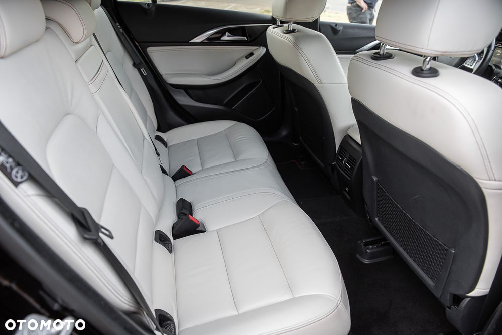 Infiniti Q30 - 30
