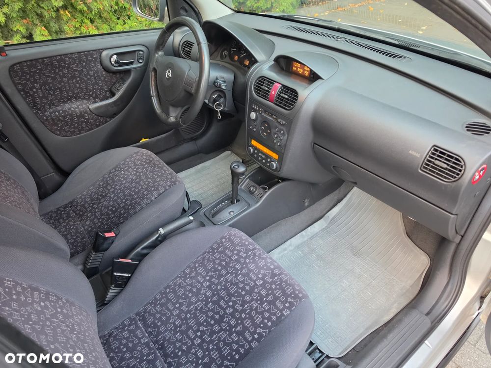 Opel Corsa 1.4 16V Comfort - 4