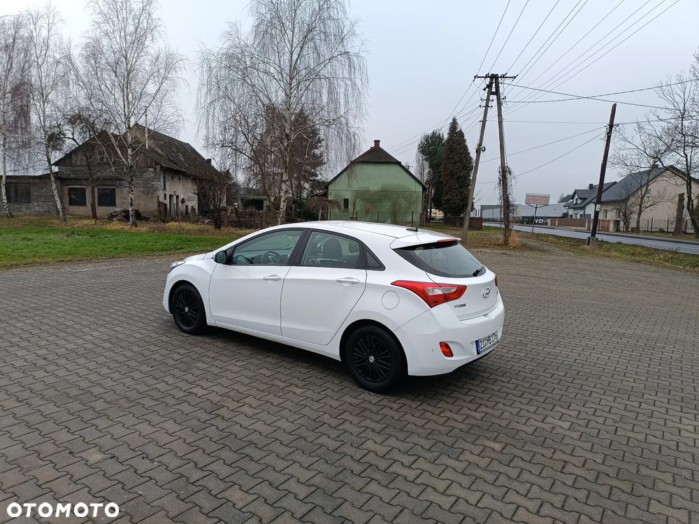 Hyundai i30 blue 1.6 CRDi Premium - 4