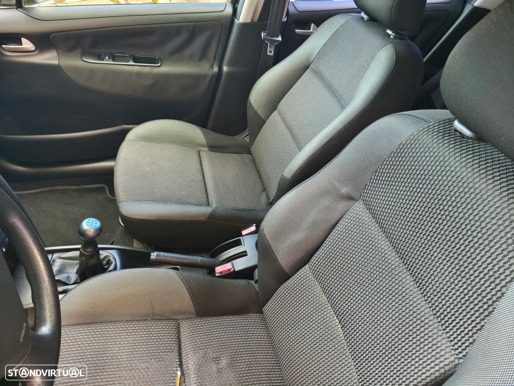 Peugeot 207 1.4 HDi Premium - 19