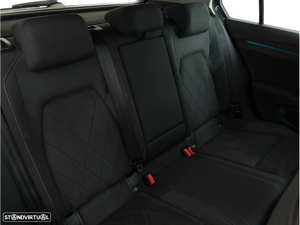 VW Golf 1.4 TSI e-Hybrid DSG - 25
