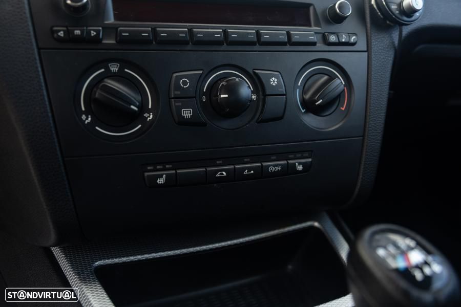 BMW 120 d Cabrio Limited Edition Lifestyle c/ M Sport Pack - 31