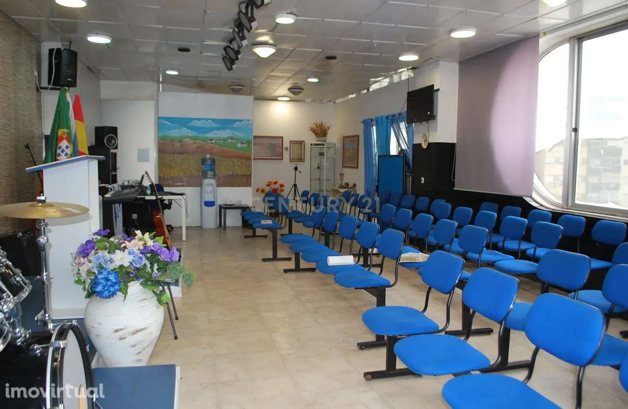 Loja na Amora com Terraço e Óptima Localização - Grande imagem: 2/9