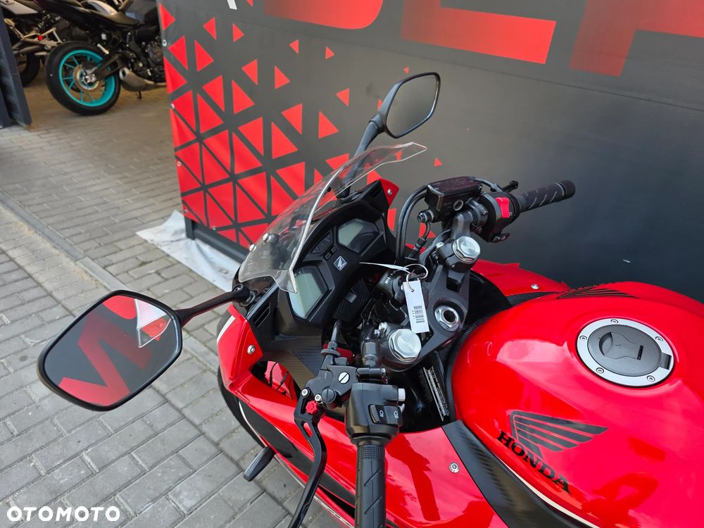 Honda CBR - 13