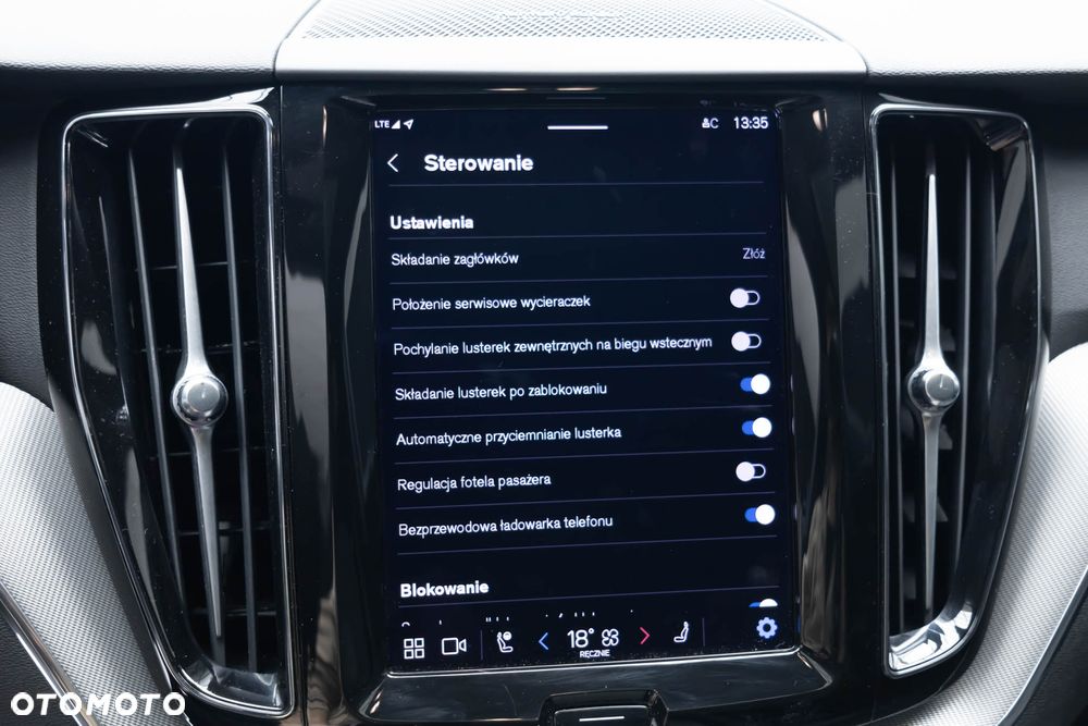 Volvo XC 60 T6 Plug-In Hybrid AWD Plus Black Edition - 27