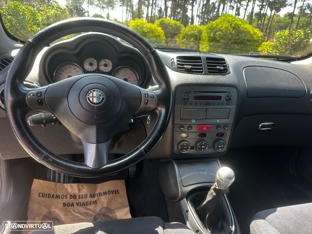 Alfa Romeo GT 1.9 JTD M-JET - 17