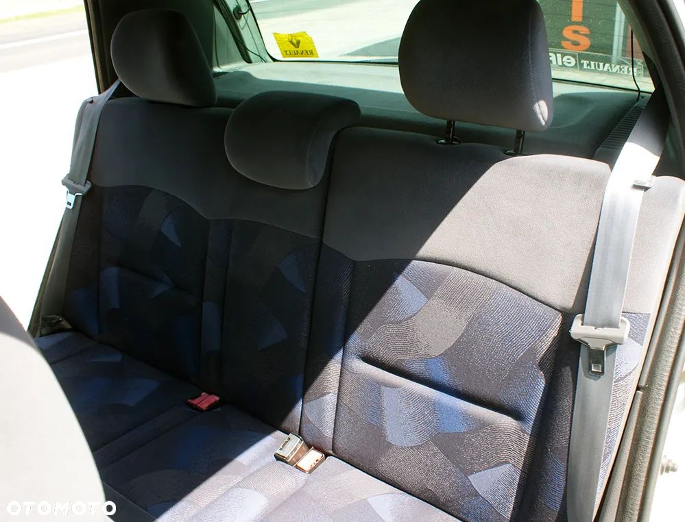 Renault Clio 1.4 RT - 17