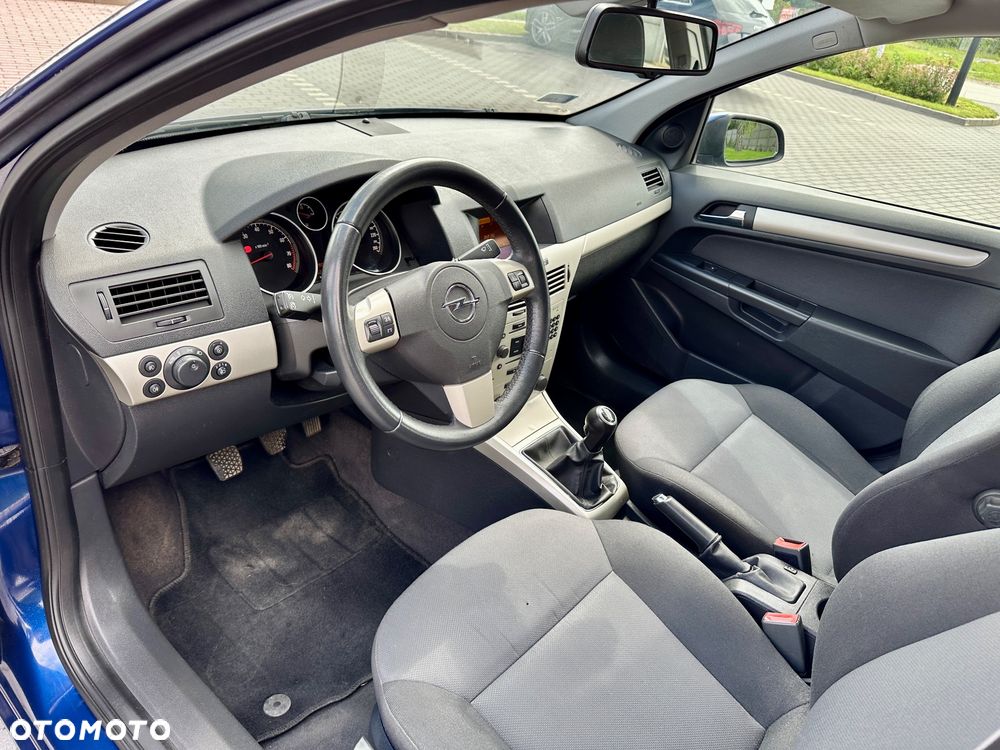 Opel Astra 1.6 NAVI - 19