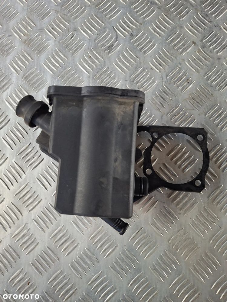 ZBIORNICZEK  POMPY WSPOMAGANIA DAF FL 220  EURO 6 PX 7 - 1