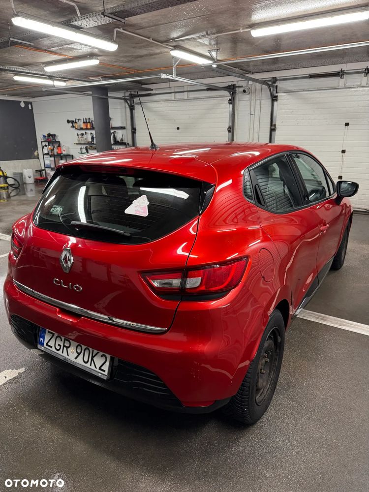 Renault Clio 1.2 16V 75 Life - 5