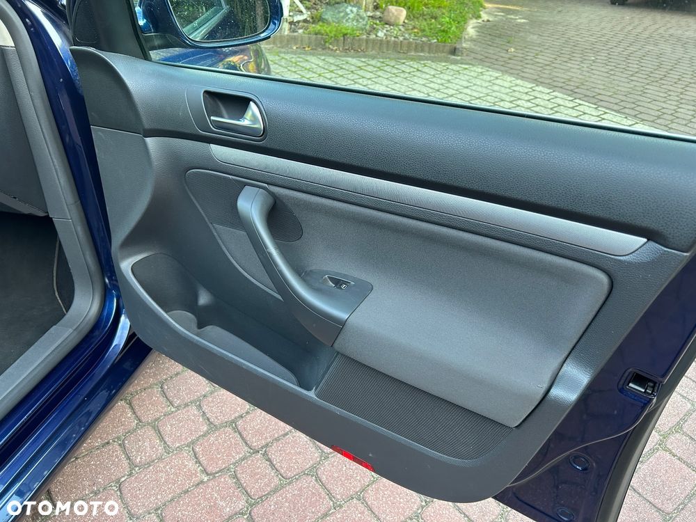Volkswagen Golf 1.9 TDI DPF Comfortline - 22