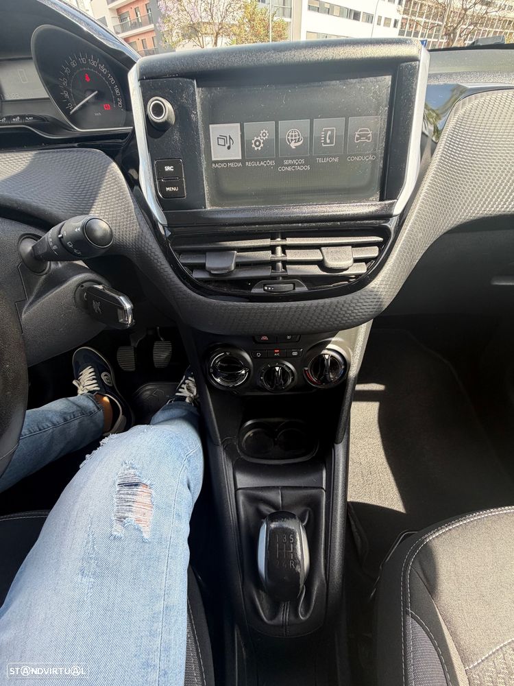 Peugeot 208 1.2 PureTech Style - 30